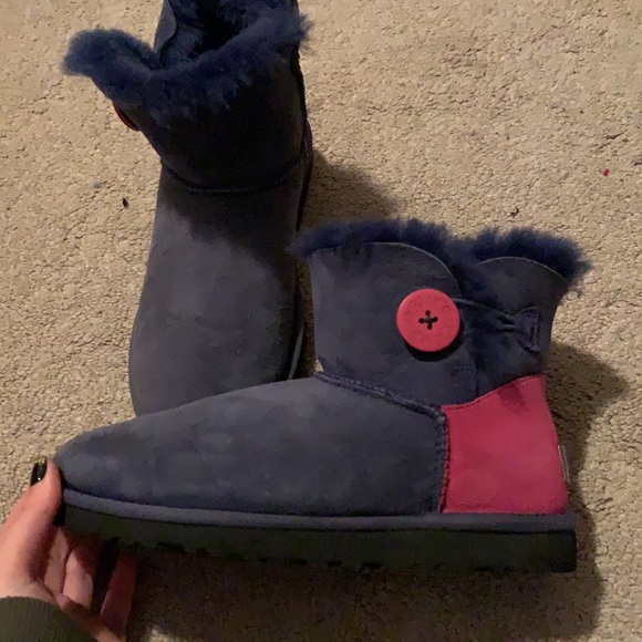 Mini Uggs - Picture 3 of 3